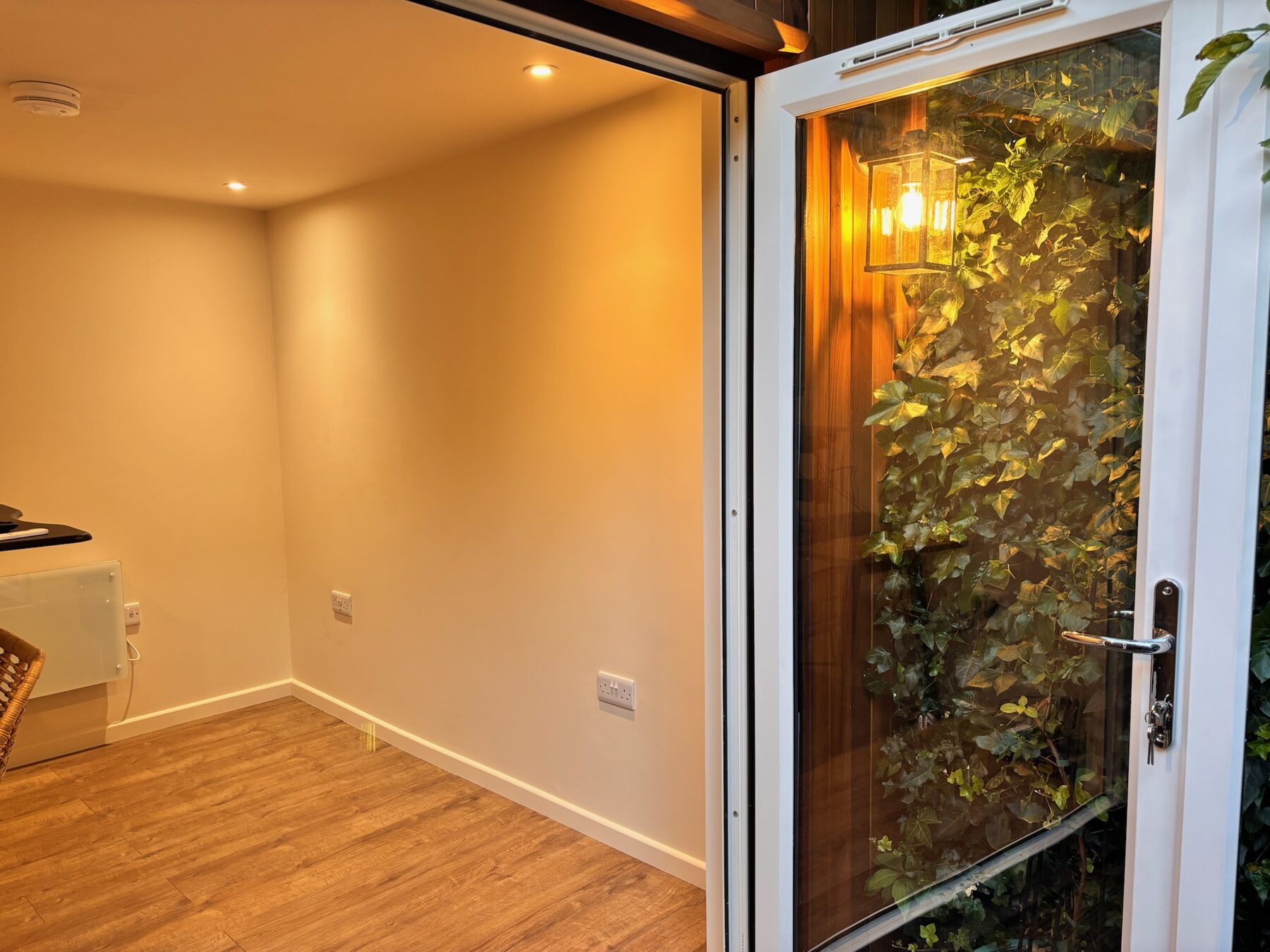 Finished garden room landscape photo 7
